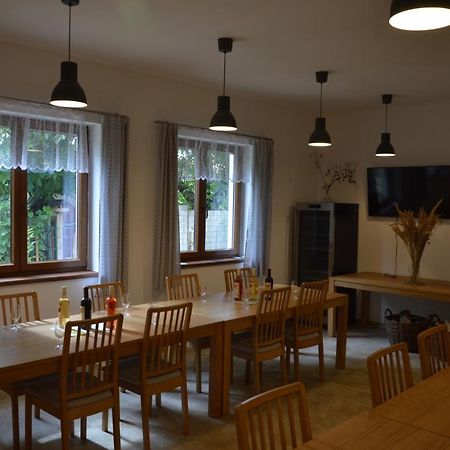 Lipov Penzion V Rodinnem Vinarstvi Kadubcovi מראה חיצוני תמונה